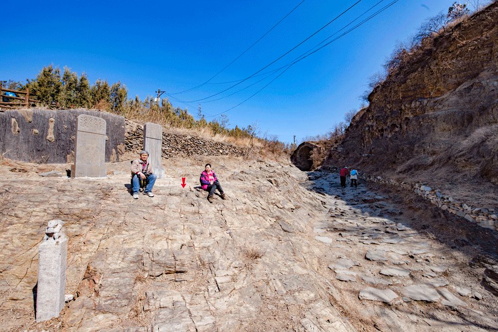 京西古道上的科学擂台：是蹄窝，还是壶穴？|争鸣