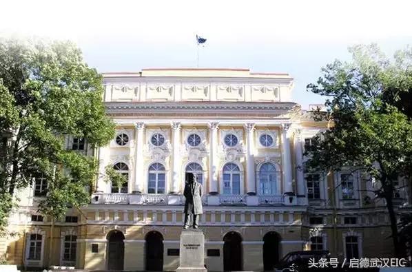 像战斗民族一样去看世界杯吧！顺便。。。