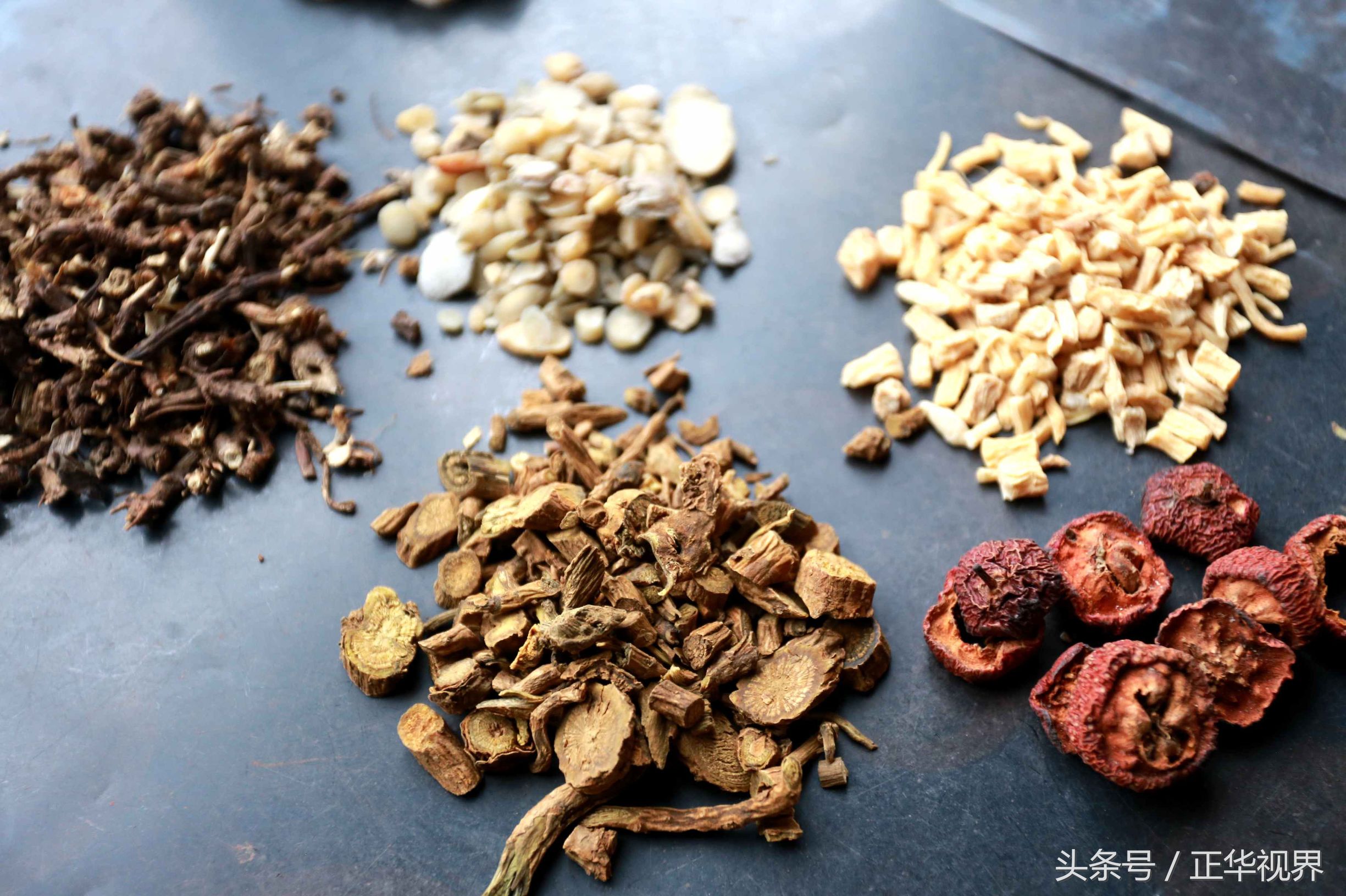 72岁老中医与残儿坚守乡村诊所,河南71岁老中医最新消息