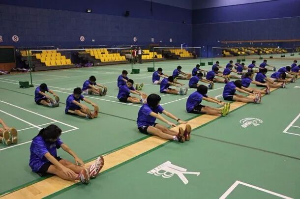 羽毛球的打球技巧和方法,羽毛球一前一后多球训练