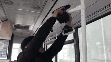 用巴士打造花园式移动天然影院，这波操作你见过么？