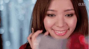 没有酒窝但想要酒窝化妆教程,用眼影画酒窝教程