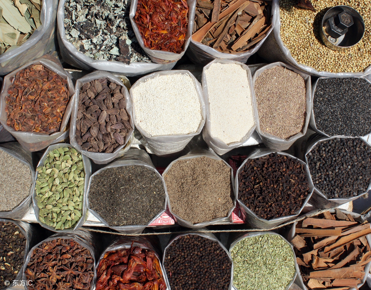 最简单的麻辣烫做法不用火锅底,教你制作麻辣烫的底料