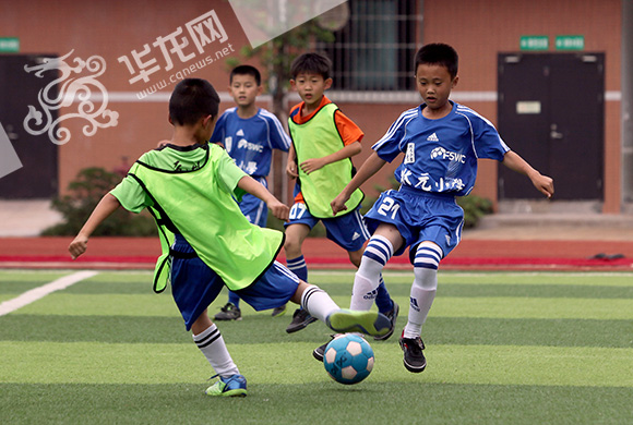 迎六一亲子运动会,迎六一小学生篮球比赛开幕