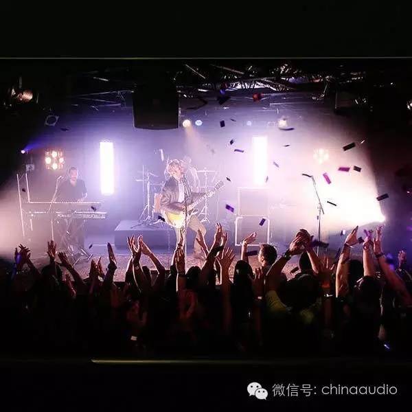 现场版和录音室版的区别,现场版和录音版完全不一样