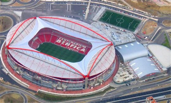 举办欧冠决赛最多的球场,酋长球场举行欧冠决赛