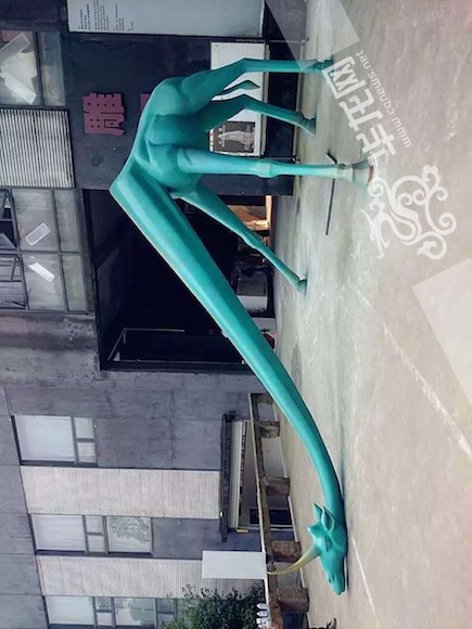 重庆一学院毕业服装秀惊艳亮相,重庆高校惊现梅花鹿