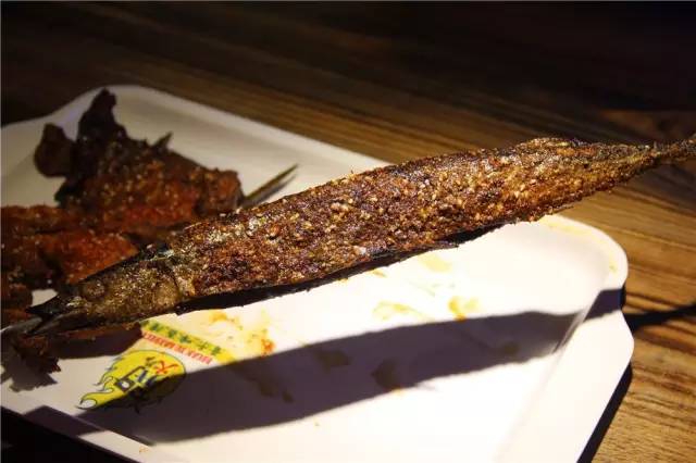 这家小馆子菜单上居然有奥数题！跑去求虐的吃货还不少！