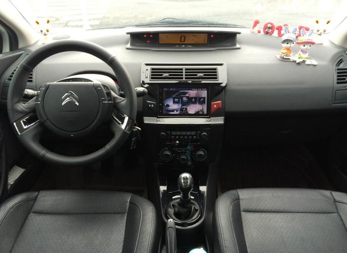 世嘉vts顶配,开着比较稳的轿车