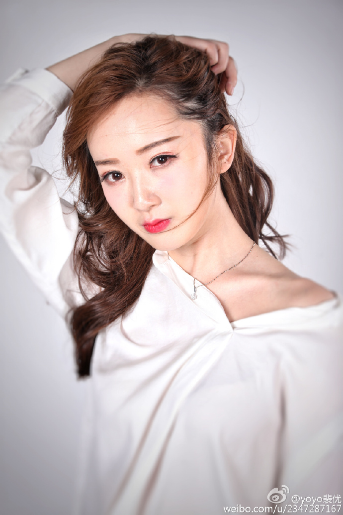 腾讯体育足球女主播裴优,腾讯体育美女主持裴优