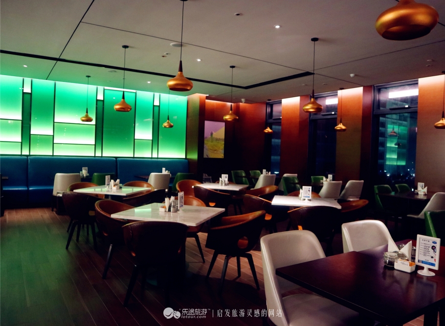 做一家有品质有温度的酒店,轻奢酒店大堂办公