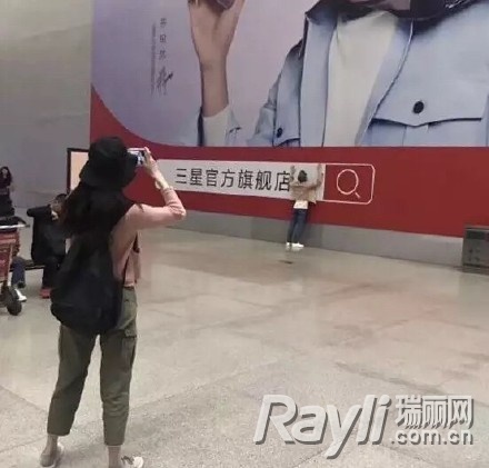 又到小长假,快点跟明星们学学能制霸朋友圈的旅拍秘籍吧!