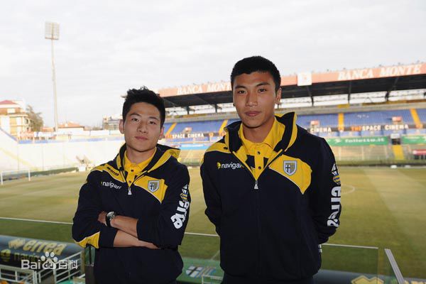 他由中卫改打前锋，曾试训帕尔马，攻破恒大球门，如今路在何方？