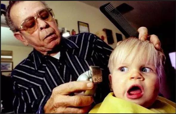 宝宝害怕剪头发怎么办,宝宝哭闹不剪头发怎么办