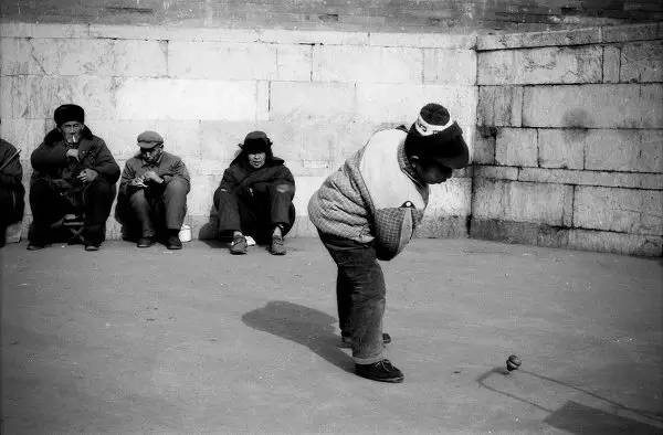 穿越|黑白电视、铁皮青蛙、无花果...看完你会哭哒！