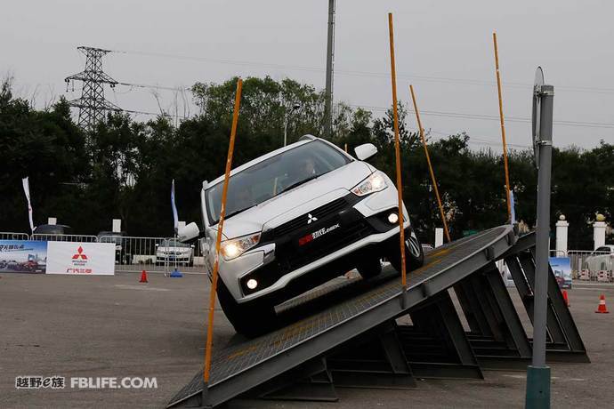 广汽三菱劲炫2016款1.6排量,三菱劲炫2020款驾驶体验