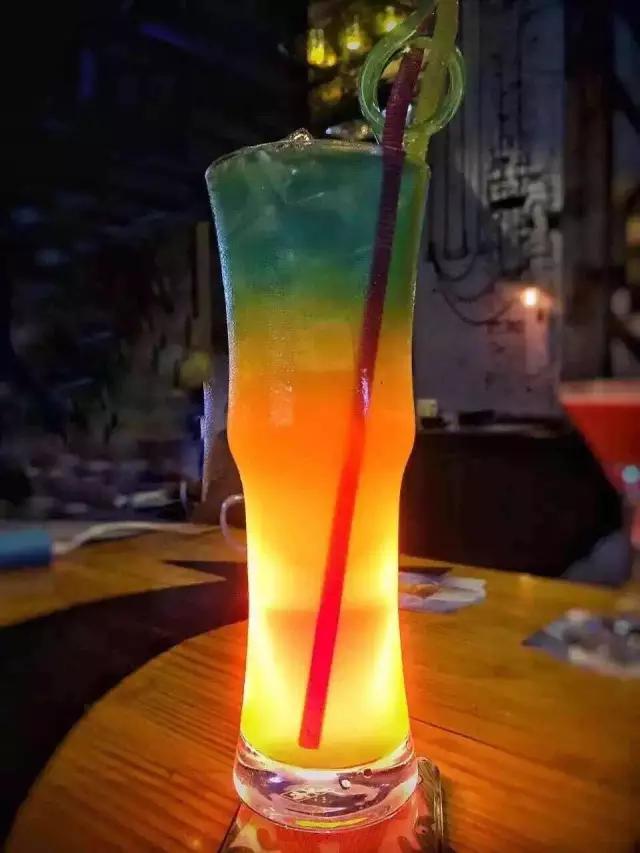 昆明酒吧嗨爆全场,昆明嗨到爆的酒吧