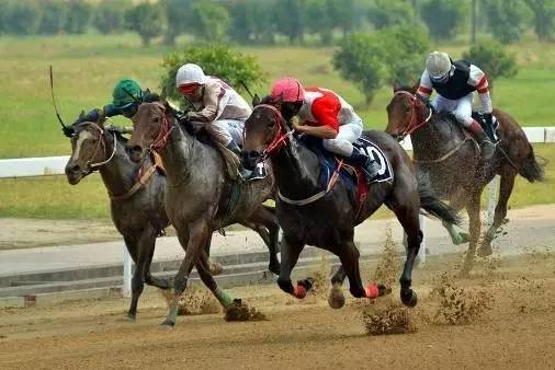 “欧冠决赛”吹牛指南：如何搭讪女（男）球迷？