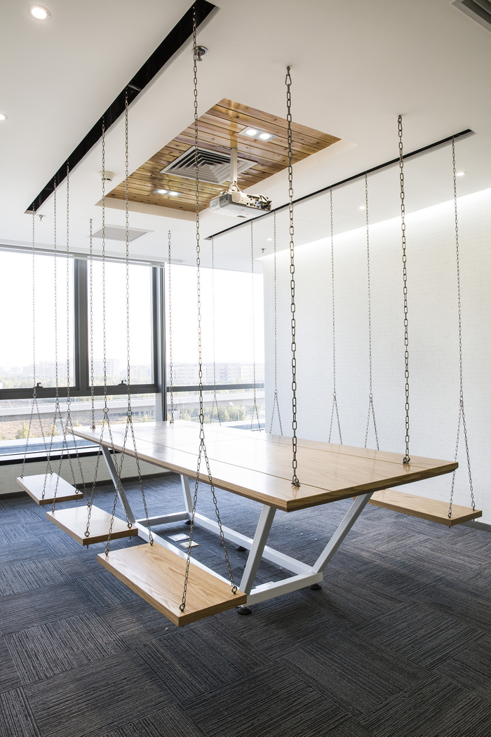 探访刘强东在北京的京东总部大楼,参观京东总部