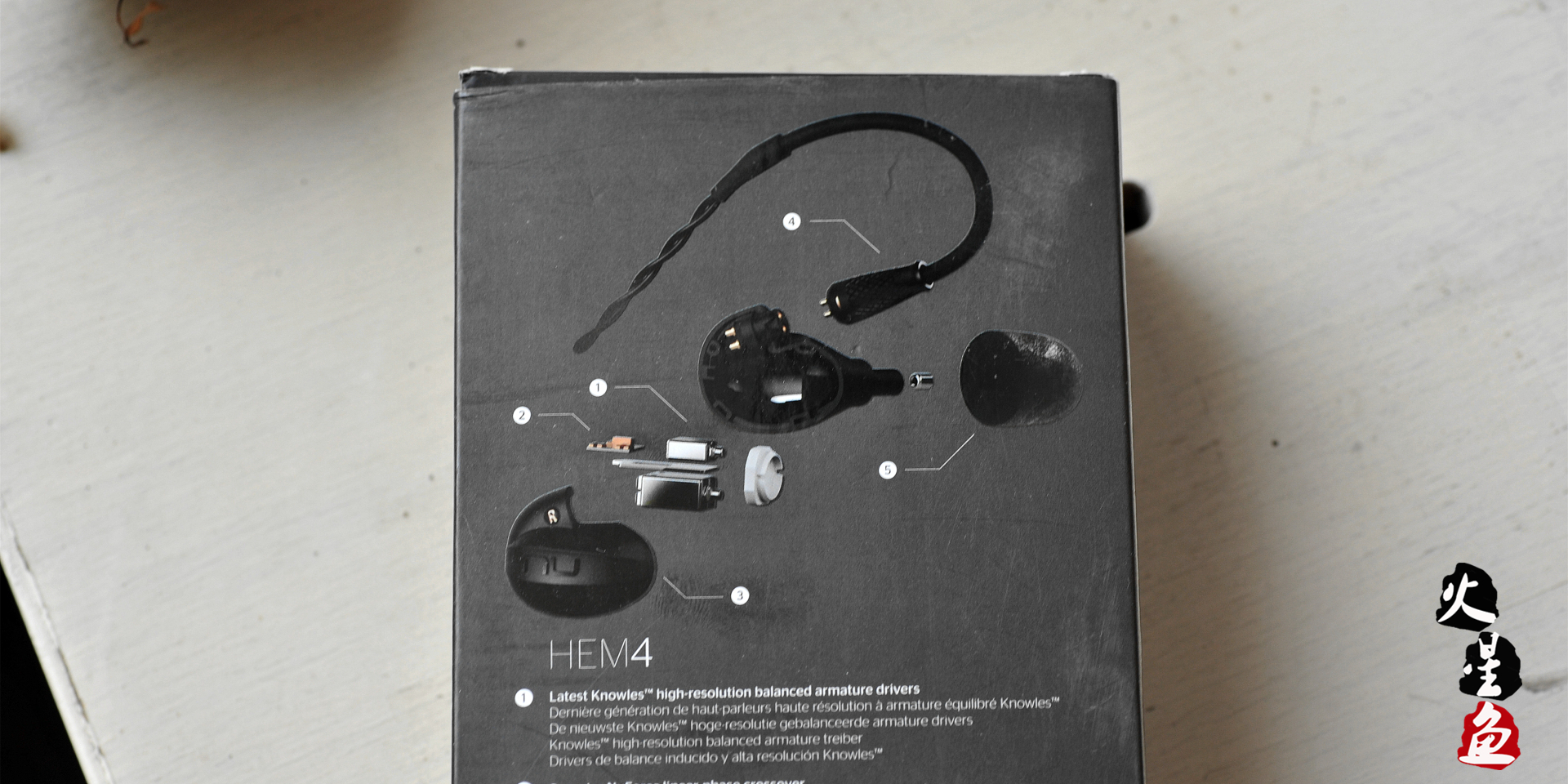 均衡全面的人声至尊—试用NuForceHEM4双单动铁耳塞