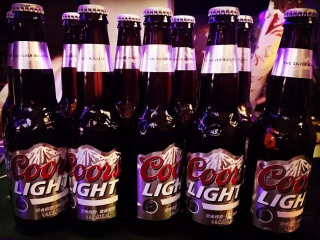 英雄联盟游戏主题酒吧,英雄联盟主题酒吧投资