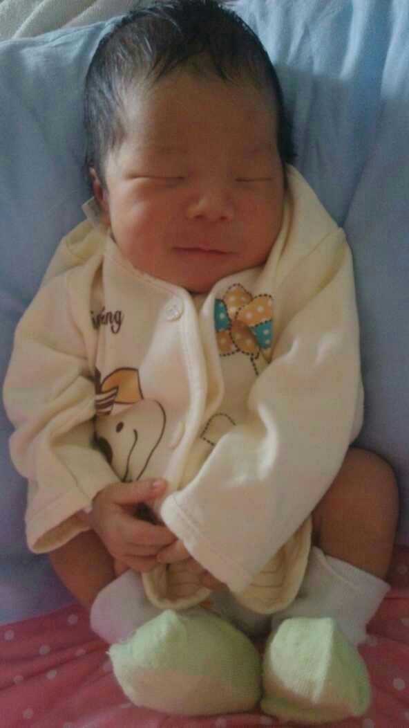 头胎剖腹二胎突然超快顺产,超快顺产5.2斤男宝一枚