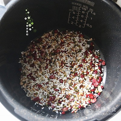 一碗什么都有的八宝粥,八宝粥其实不止八宝