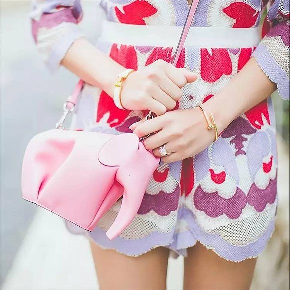 时尚必备单品女士红色钱包推荐,新款钱包型手提包时髦又洋气