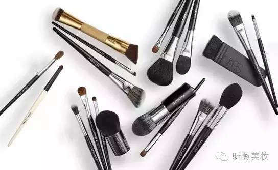 化妆这么多年遮瑕膏你用对了吗,新手必看化妆刷的正确使用方法