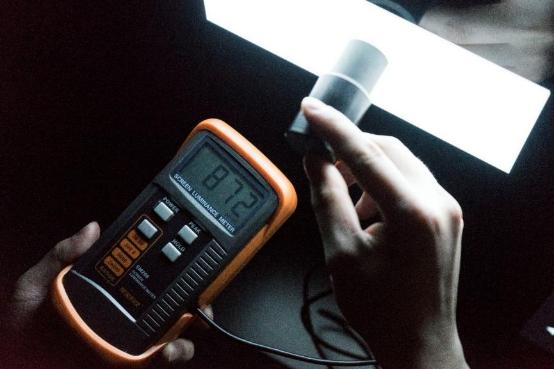 最强oled屏幕手机,索尼新款a8h4koled智能电视简评