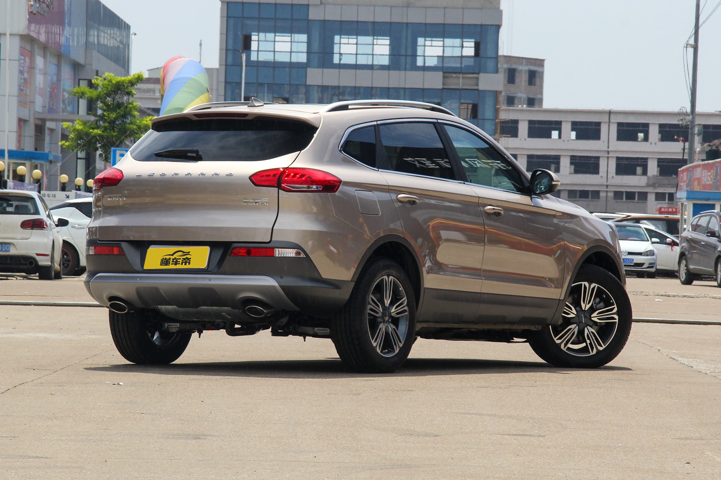 猎豹cs9和名爵zs哪个好,手动尊贵型猎豹cs10