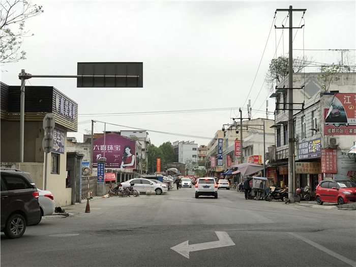 乱逛|曾经我总是跟着大人赶犀浦