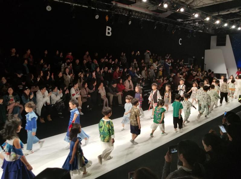 上海国际时装周优秀童模,上海时装周童模招募评委