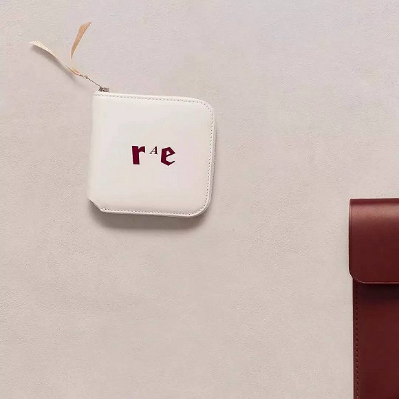 时尚必备单品女士红色钱包推荐,新款钱包型手提包时髦又洋气