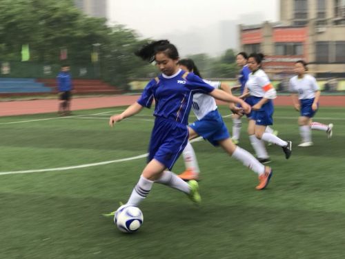 铿锵玫瑰绿茵竞技金安女足斩获冠军