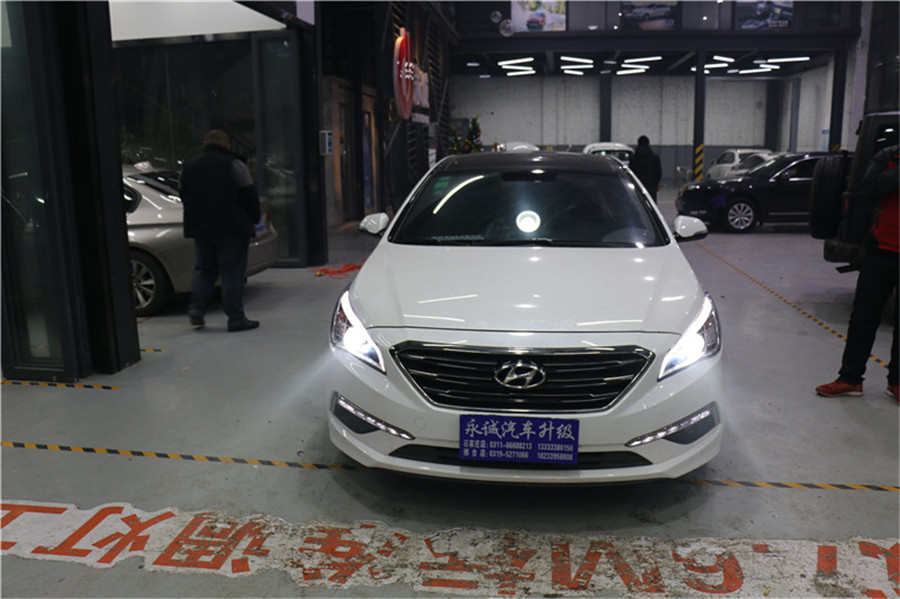 索纳塔九后雾灯led改装,索纳塔9车灯怎样换