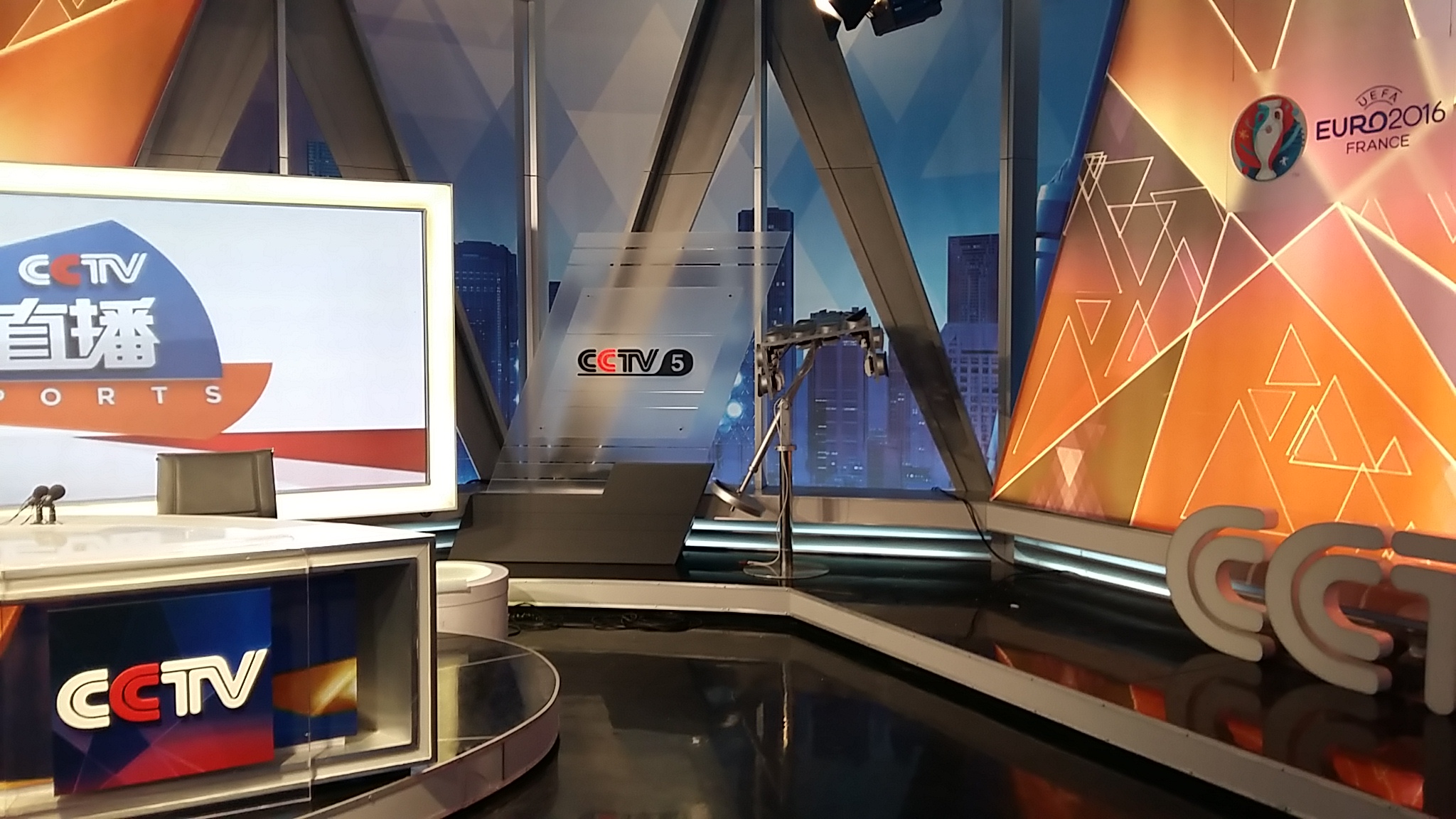 读董,足球解说2016欧洲杯