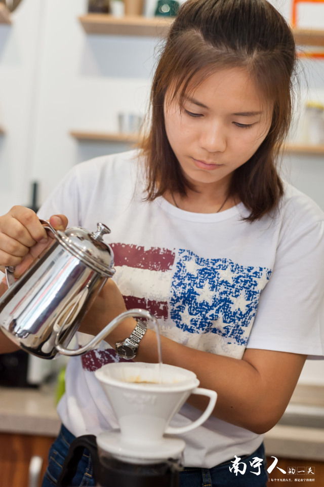 南宁一个人的1天1夜旅游,广西南宁人的一天