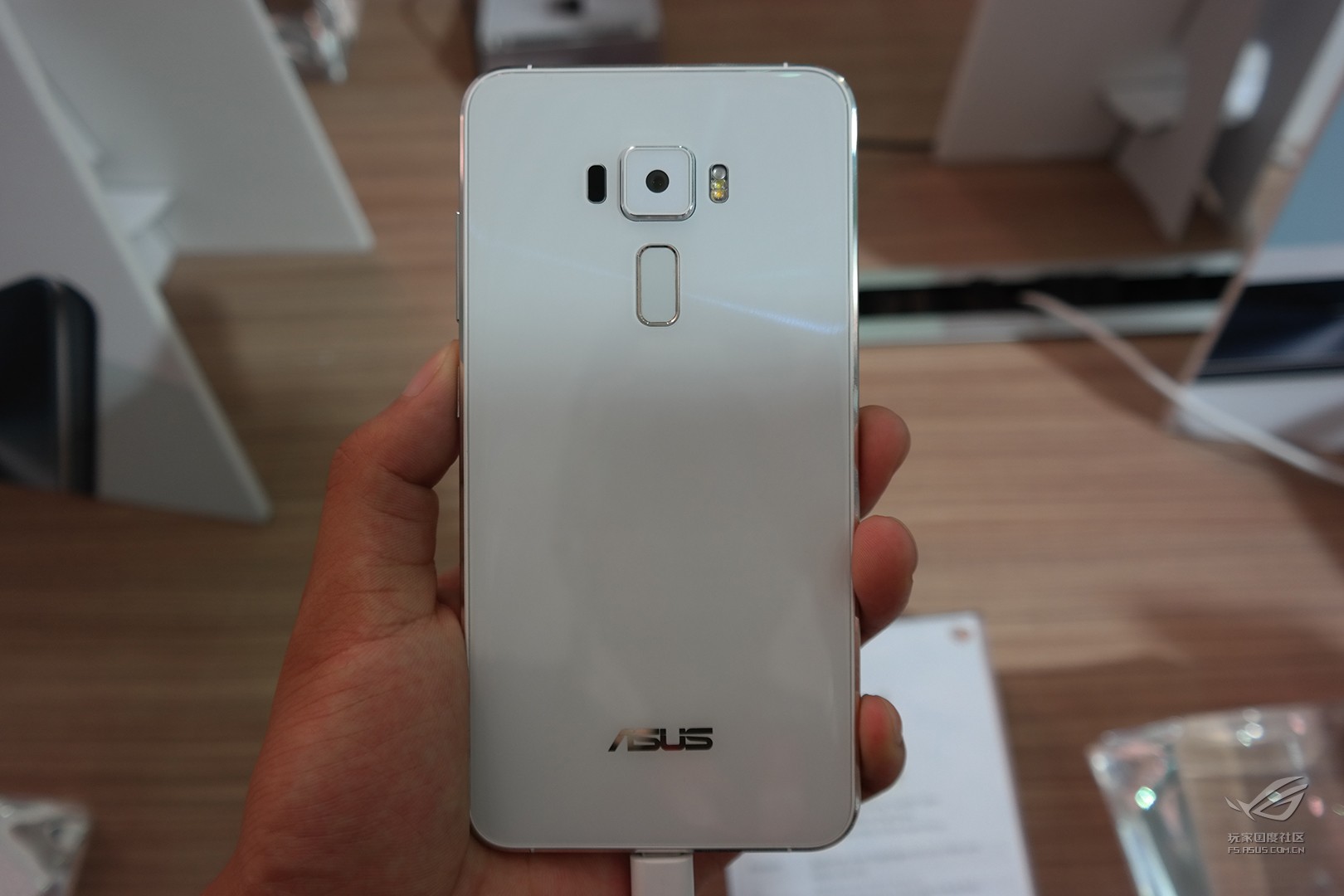 rog败家国度外设,rog败家之眼华硕主机