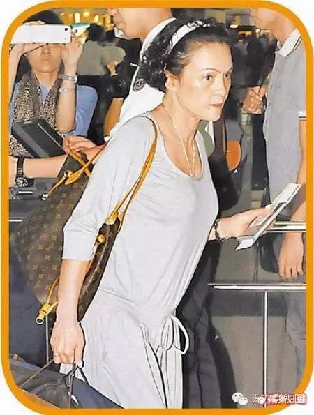 柏芝妈55岁勇闯娱乐圈！她手撕谢家的往事，就是一部老炮儿传奇