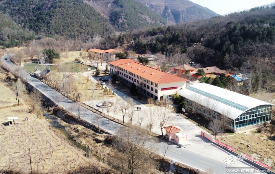 又到花开烂漫时下一句,清明出游来汤峪踏青泡温泉