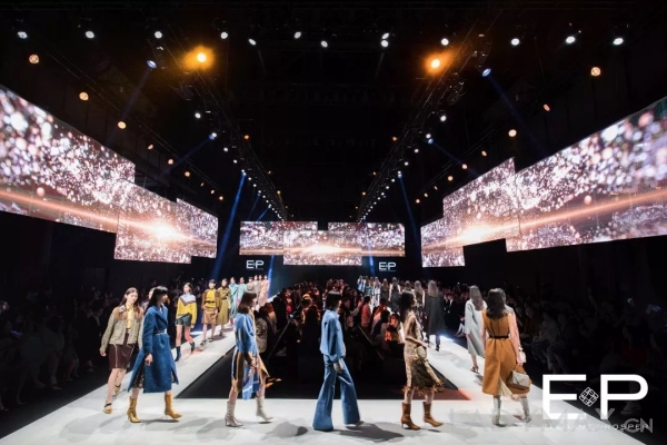 为啥ep雅莹羊绒衫破了几个洞,雅莹女装和ep雅莹有什么区别