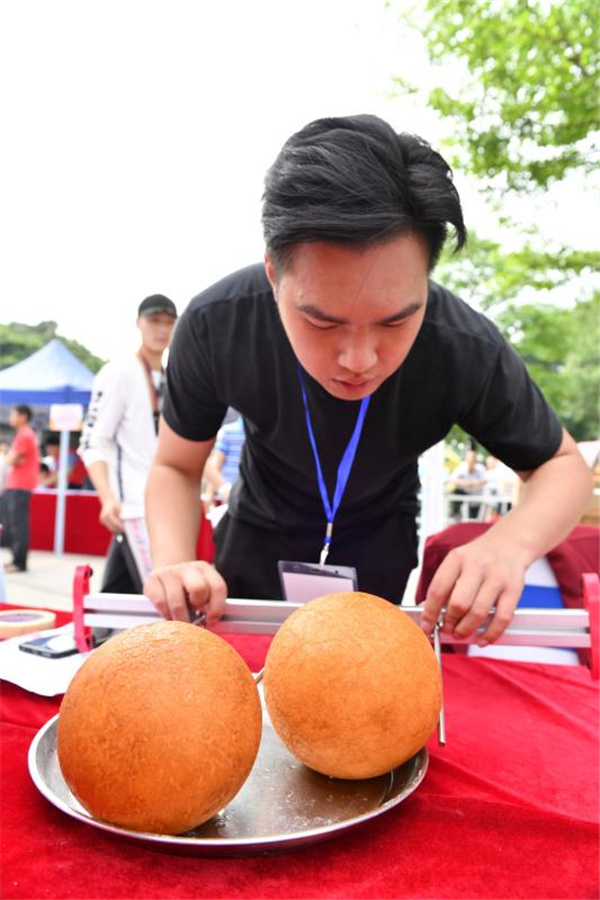 直径23.4厘米，比足球还大！这个顺德煎堆不一般！