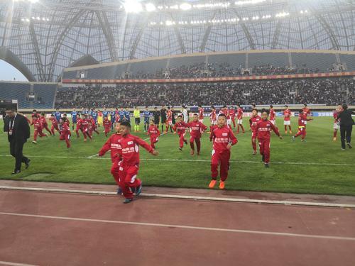 广州恒大客场1:1淘汰鹿岛鹿角,上海上港4比0胜广州恒大