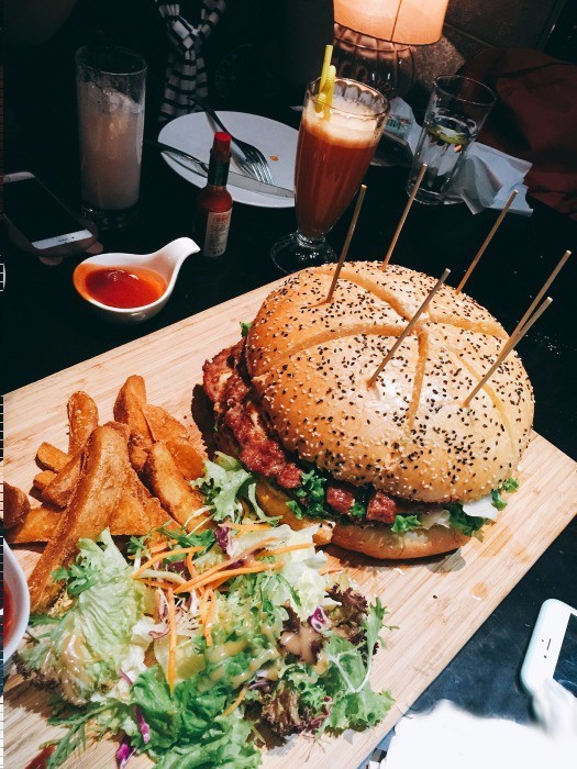 鍚冭揣闆疯揪鍚冨枬鐜╀箰,鍚冭揣闆疯揪