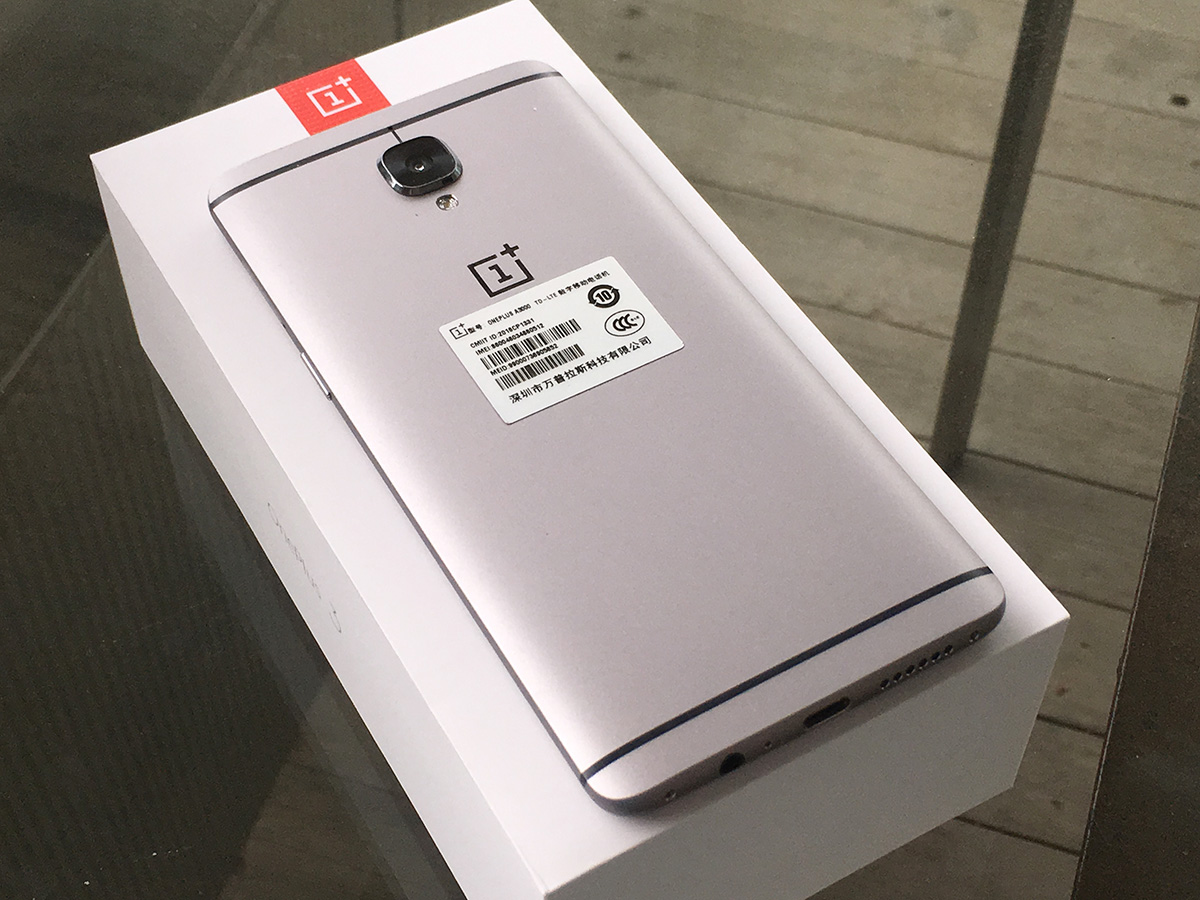 一加3手机值得入手不,手感好屏幕好一加手机