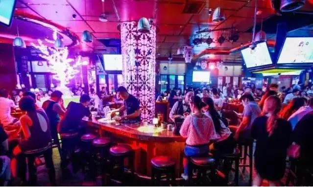 看球喝酒的酒吧,看球的酒吧推荐