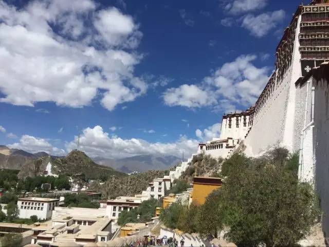 日照有什么好玩的地方,日照金山