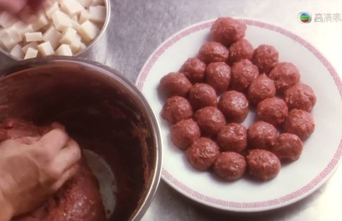 周星驰生日吃面,周星驰星爷高燃登场慢动作