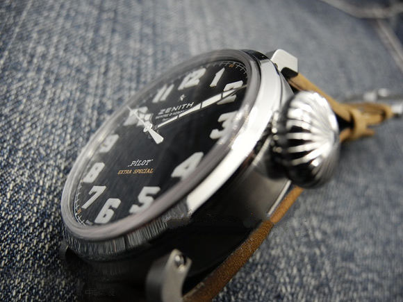 非常低调大方的真力时大飞